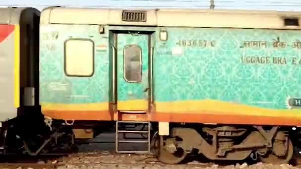 Höghastighetståg Supersnabb Arunachal Express Intercity Tåg Express Tåg Indian Järnväg — Stockvideo