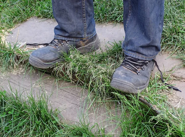 Zapatos hombre con cordones desatados —  Fotos de Stock