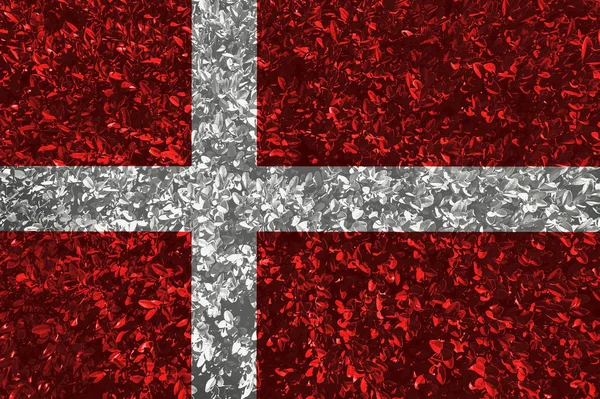 Σημαία της Δανίας με υφή των φύλλων και των θάμνων. Ταπετσαρία υποβάθρου για την εγκατάσταση και σχεδιασμό. Χώρο για το κείμενο. — Φωτογραφία Αρχείου