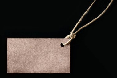 Siyah zemin, ürün r iliştirilmiş etiketi boş etiket