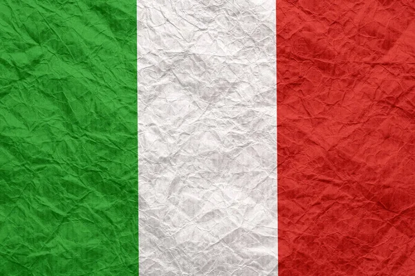 Bandera de Italia sobre papel viejo y arrugado . —  Fotos de Stock