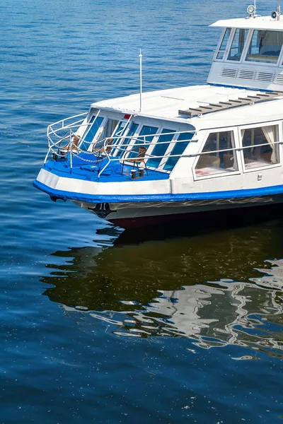 Proa Nave Fragmento Casco Barco Recreio Fluvial Transporte Fluvial Aquático — Fotografia de Stock