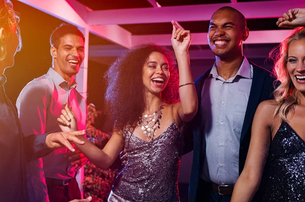 Chica Alegre Bailando Fiesta Nocturna Con Sus Amigos Hermosa Mujer —  Fotos de Stock