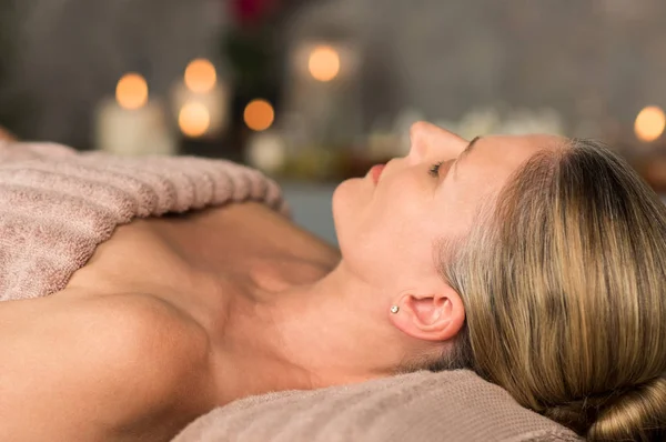 Side View Beautiful Senior Woman Resting Massage Table Health Spa — Stock Photo, Image