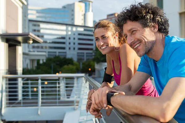 Couple Runners Resting While Training Mature Woman Man Having Rest — Stock Photo, Image