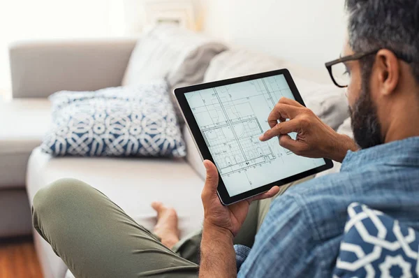 Man Hand Working Tablet Blueprint Architectural Project Home While Relaxing — Fotografia de Stock