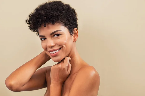 Beauty brazilian woman smiling — Stock Photo, Image
