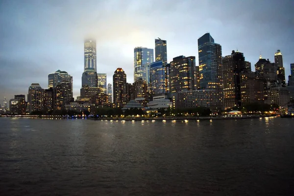 Bulutlu bir gün NYC Skyline