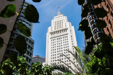 San Paolo, Brezilya, ikonik beyaz uzun boylu skycraper şehir merkezinde