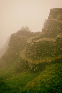 Sis antik taş kalıntılar Inca iz üzerinde. Peru. Güney Amerika. Hiçbir insan.