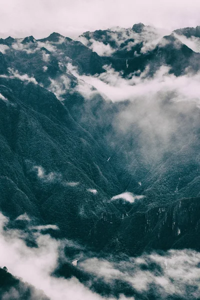 薄雾中的安第斯山脉. — 图库照片