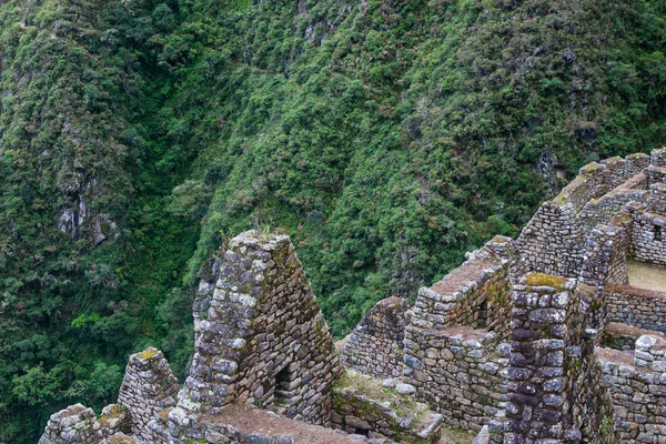 Historiska ruiner av en Inka-stad i Anderna. — Stockfoto