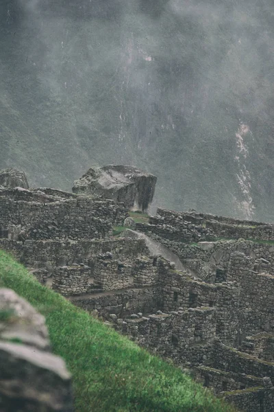 La niebla sobre la cultura antigua Inca . — Foto de Stock