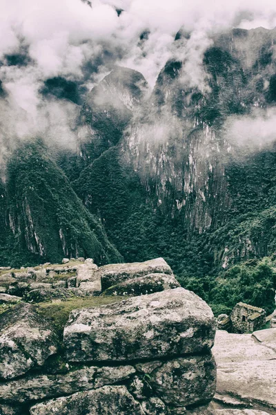 Machu Picchu en yüksek dağlarından kapsayan ufuk.