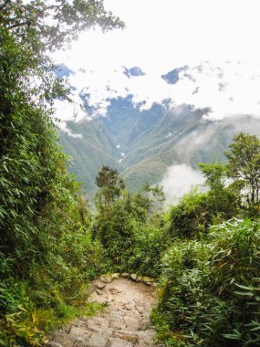 Antik Inca Trail döşeli yolda Machu Picchu zammı. Peru. Hiçbir insan