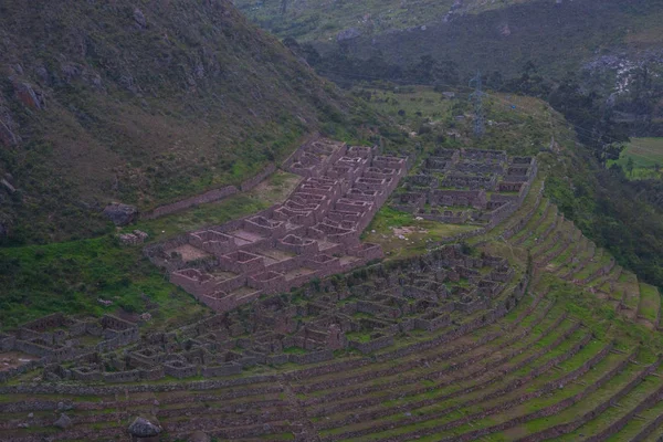 Ruine der Inka-Bauernterrassen auf dem Inka-Weg nach Machu Picchu. Peru. — Stockfoto