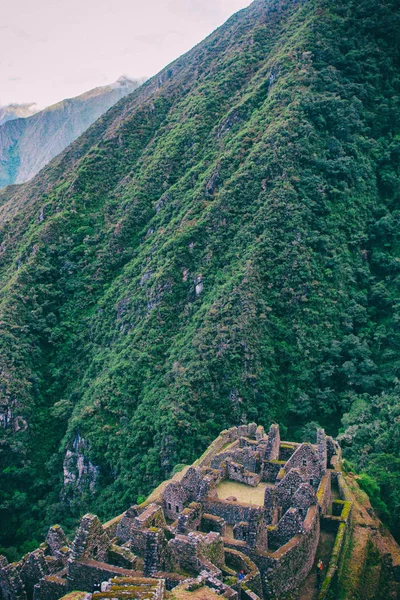 Inca kalıntıları. Dikey görüntü. — Stok fotoğraf