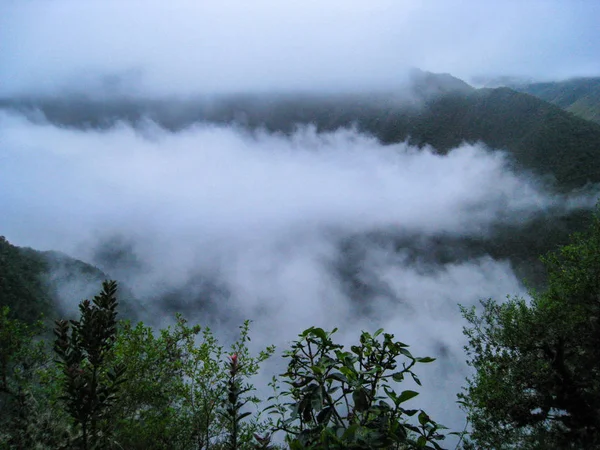 Nubes en el Valle Sagrado. Camino Inca. Perú. América del Sur . — Foto de Stock