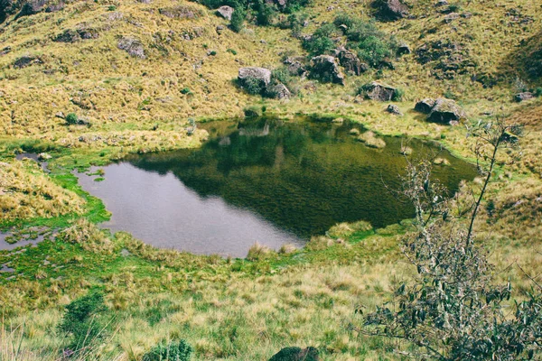 Vatten på bergen. — Stockfoto