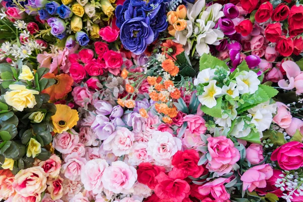 Renkli plastik çiçek duvar kağıdı arka plan.