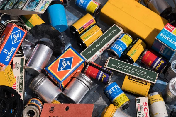 Arka plan eski bit pazarında satışa video ve fotoğraf kamera film rulo duvar kağıdı. Hiçbir insan.