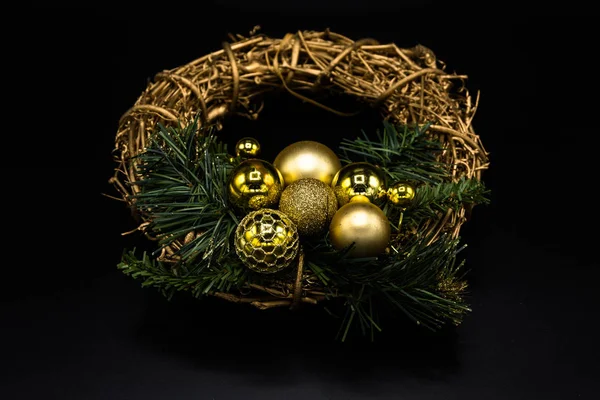 Textura Pozadí Tapety Vánoční Věnec Větvičku Zlaté Koule Ozdoby Zelené — Stock fotografie