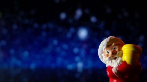 Brinquedo Papai Noel Com Fundo Neve Noite Imagens Clipe Pronto — Vídeo de Stock