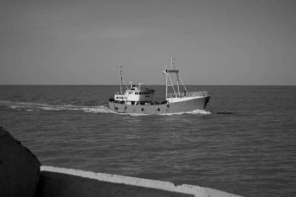 Fisherman Boat Route Pour Travail — Photo