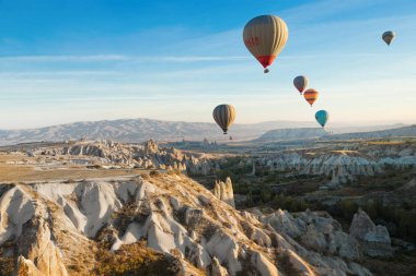 sıcak hava balonu muhteşem Kapadokya üzerinde uçan