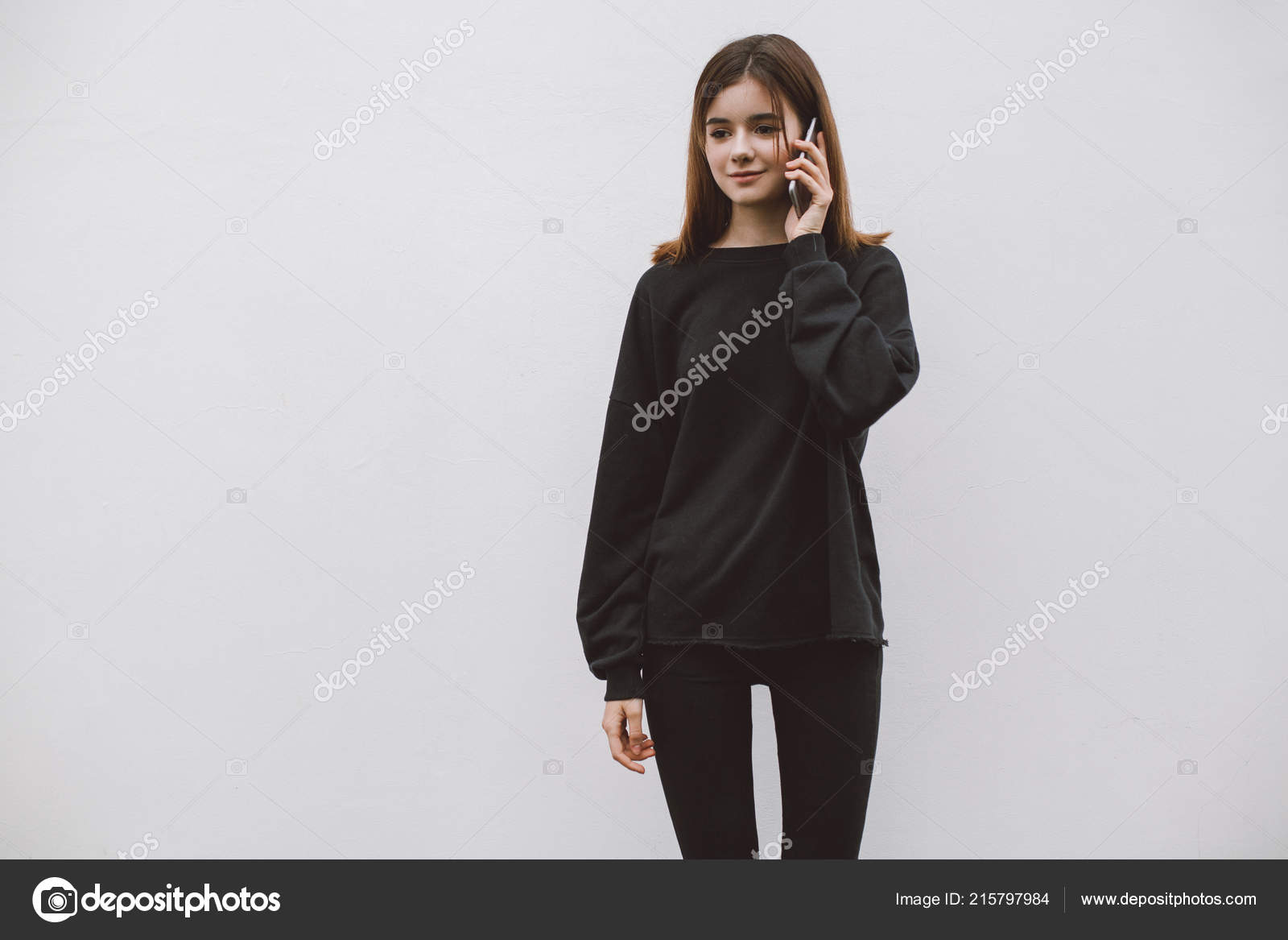 black sweatshirt with black jeans