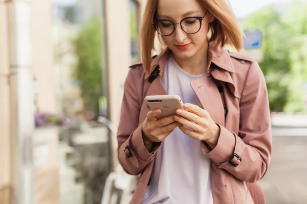 Happy Smiling Businesswoman Using Modern Smartphone Device Successful Female Entrepreneur — Stock Photo, Image