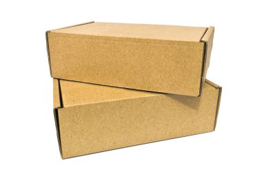 Teslimat hizmeti, taşıma, paket veya beyaz bir arka plan üzerinde izole hediyeler için karton kutular