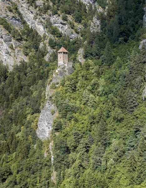 Ruines Falaise Innerjuvalt Vieux Fort Sur Montagne Profonde Dessus Village — Photo