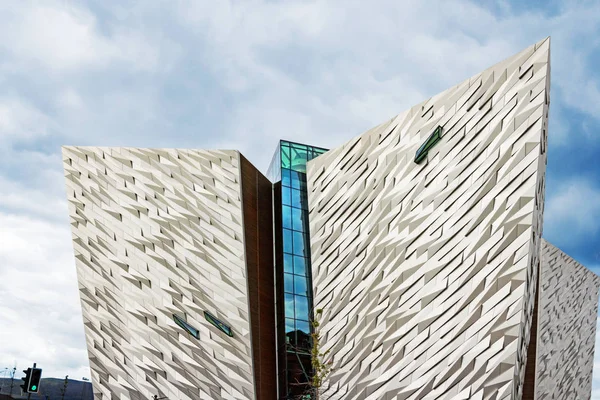 Belfast Ngiltere Eylül 2018 Titanic Belfast Merkezi Sitesinde Eski Harland — Stok fotoğraf