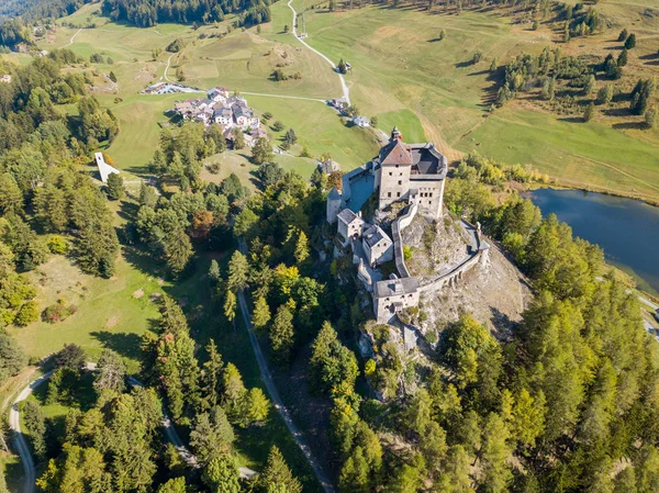 Вид Воздуха Замок Тарасп Построен Веке Швейцарских Альпах Кантонские Тюрьмы — стоковое фото