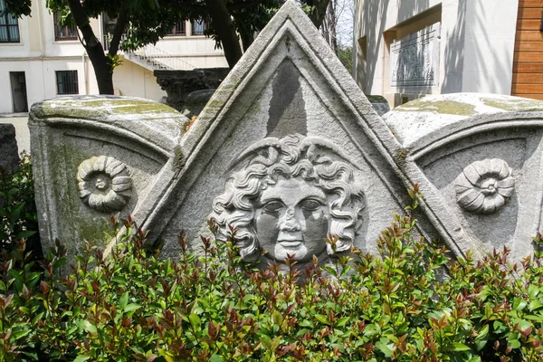 Antica Statua Della Testa Medusa Come Parte Sarcofago Istanbul — Foto Stock