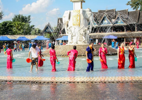 Yunnan China Dezember 2010 Das Neujahrsfest Der Wasserspritzer Auch Bekannt — Stockfoto