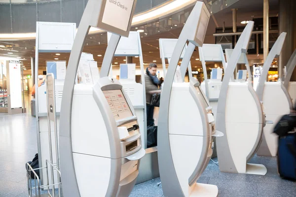 Zürich Zwitserland Maart 2012 Snelle Self Checkin Automaten Luchthaven Voor — Stockfoto