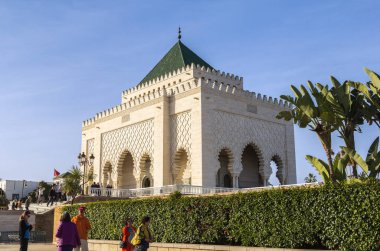 Rabat, Fas - 22.Şubat 2019: V. Muhammed Türbesi, Fas'ın Rabat kentinde ki Yacoub al-Mansour esplanade'de
