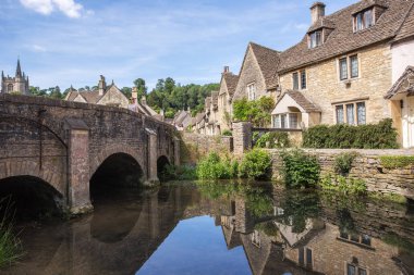 Güney İngiltere ypicla mimari tarzı, Castle Combe Cotswold köy, İngiltere