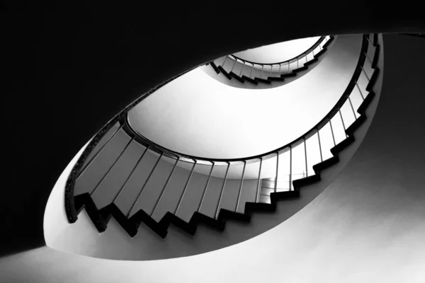 Escaleras Con Pasamanos Metal Gris Formando Hermoso Patrón — Foto de Stock