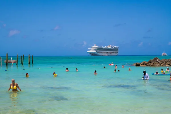 Prenses Cays Bahamalar Temmuz Insanlar Zevk Temiz Yolcu Gemisi Görüş — Stok fotoğraf