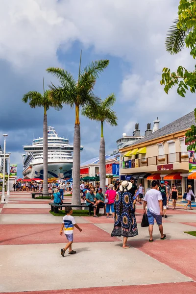 Phillipsburg Maarten Juli Ein Farbenfroher Anblick Einer Touristengegend Mit Kreuzfahrtschiff — Stockfoto