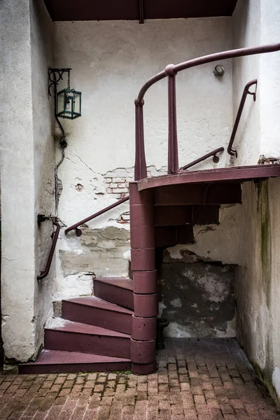 Chipped Plaster Walls Old Spiral Staircase Historic Smithville Village New — Stock Photo, Image