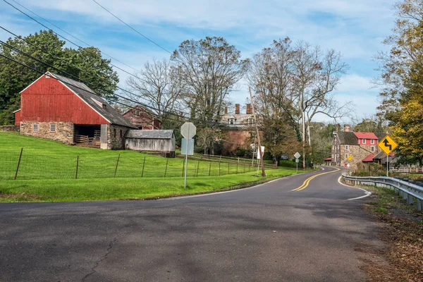 Malowniczy Widok Jesień Przy Ulicy Hollow Ciemny Bucks County Pennsylvania — Zdjęcie stockowe