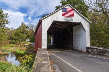 Erwinna kaplı Bridgethat doğal bir görünümünü bataklık Creek dolar ilçe Pennsylvania yayılan.