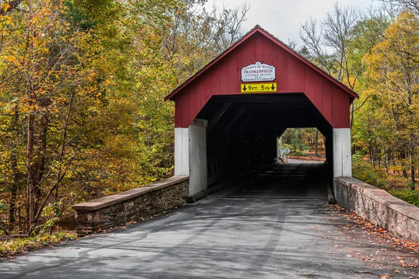 Zabytkowy Frankenfield Kryty Most Bucks County Pennsylvania — Zdjęcie stockowe