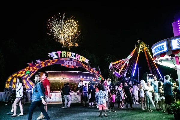 Horní Freehold New Jersey Července Zábavní Park Jezdí Spousta Lidí — Stock fotografie