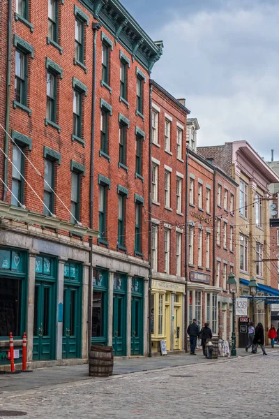 New York Mart Renkli Eski Binalar Fulton Üzerinde Mart 2018 — Stok fotoğraf