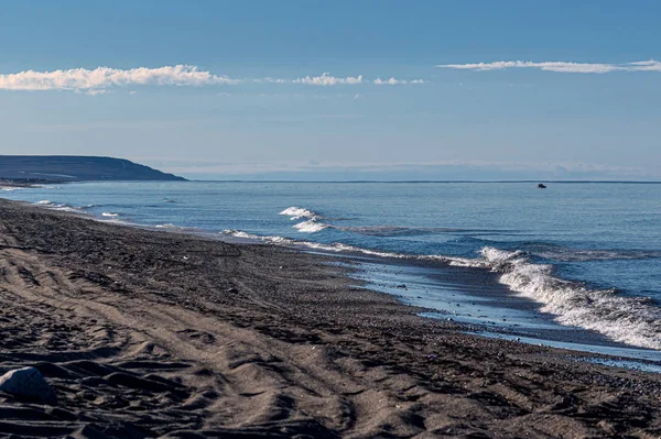 Mörk sand Berings hav — Stockfoto